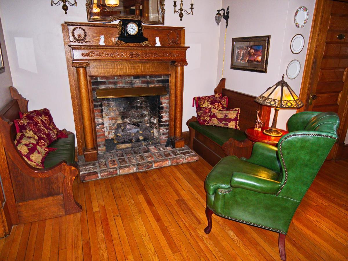 The Lion And The Rose Bed And Breakfast Asheville Exterior photo