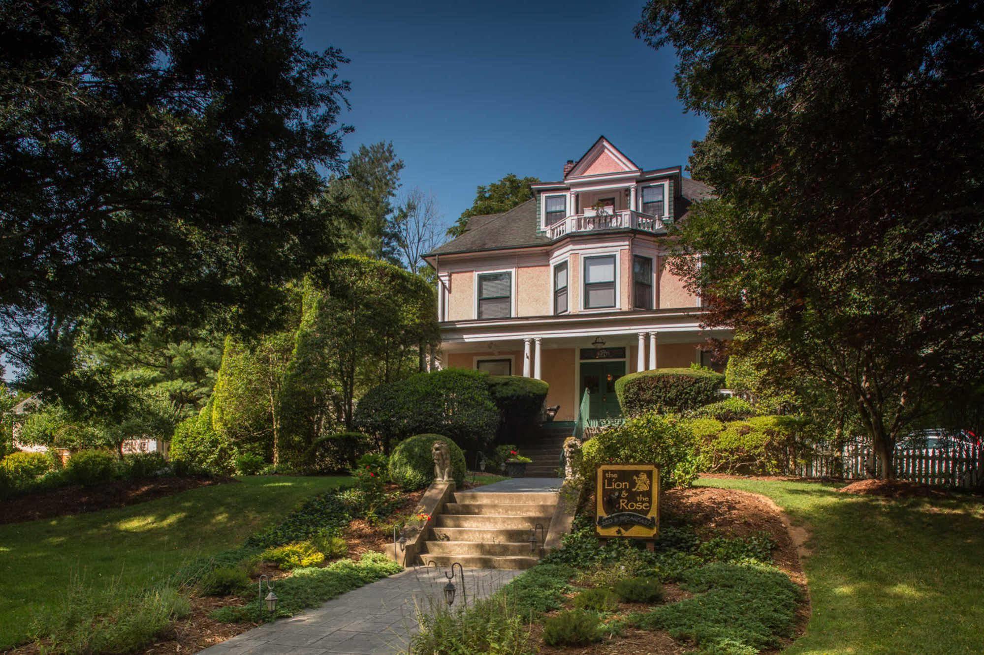 The Lion And The Rose Bed And Breakfast Asheville Exterior photo